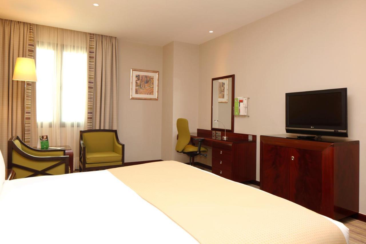 Holiday Inn Olaya By Ihg Riad Exterior foto