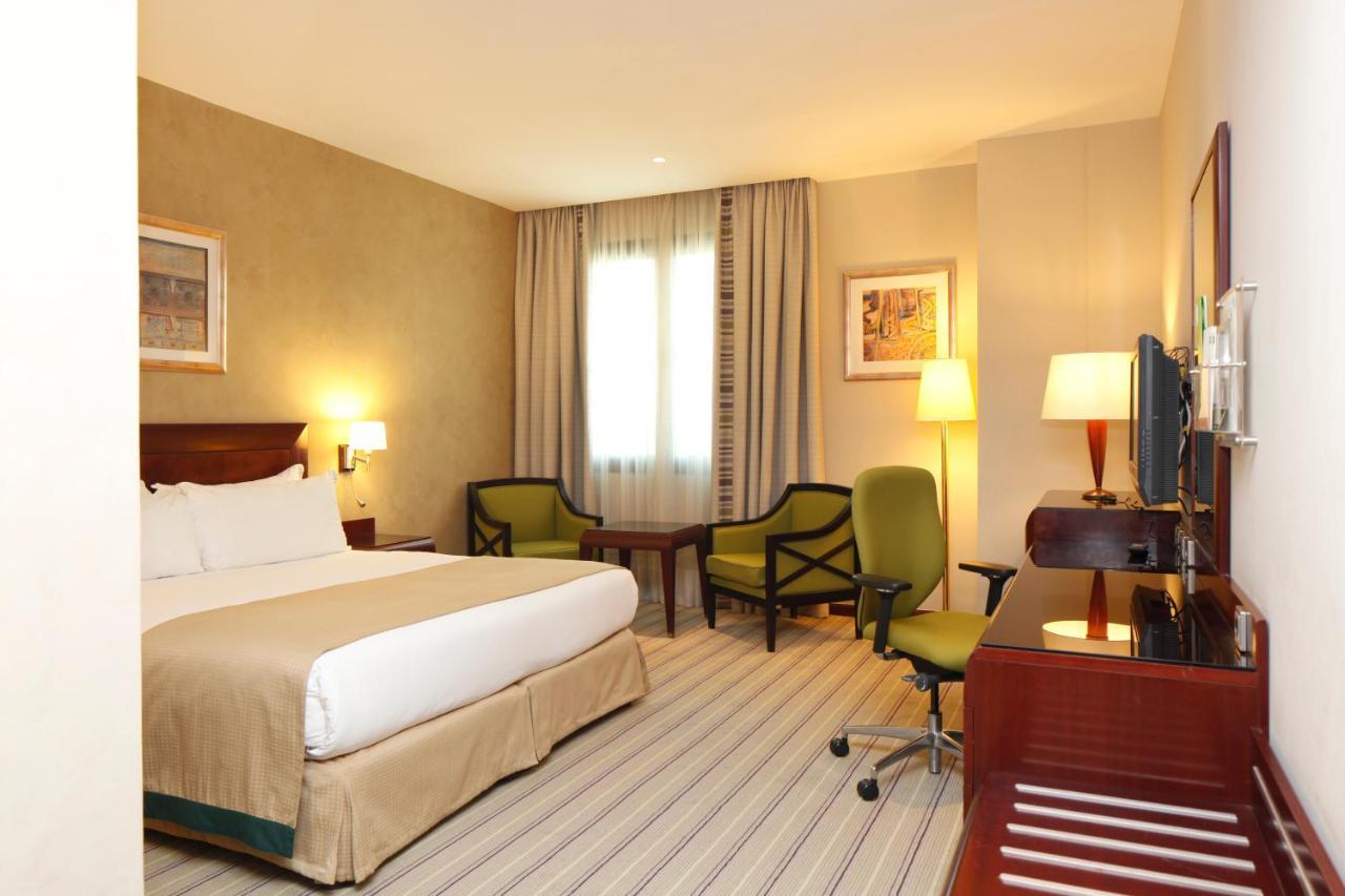 Holiday Inn Olaya By Ihg Riad Exterior foto