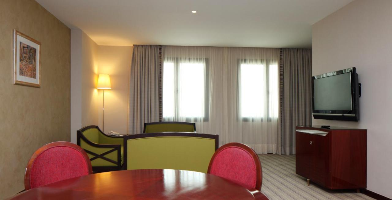 Holiday Inn Olaya By Ihg Riad Exterior foto
