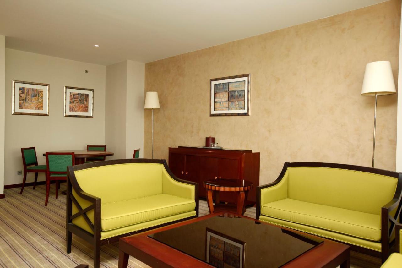 Holiday Inn Olaya By Ihg Riad Exterior foto