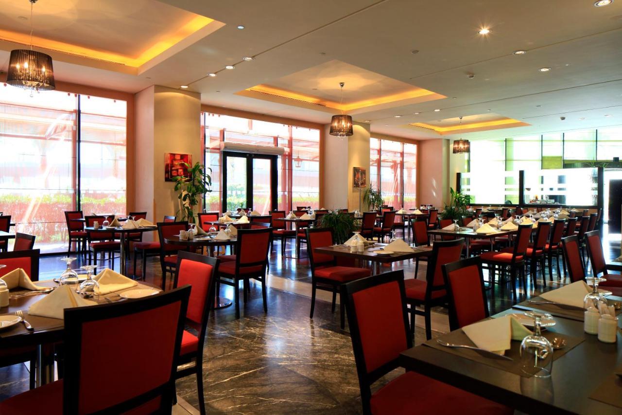 Holiday Inn Olaya By Ihg Riad Exterior foto